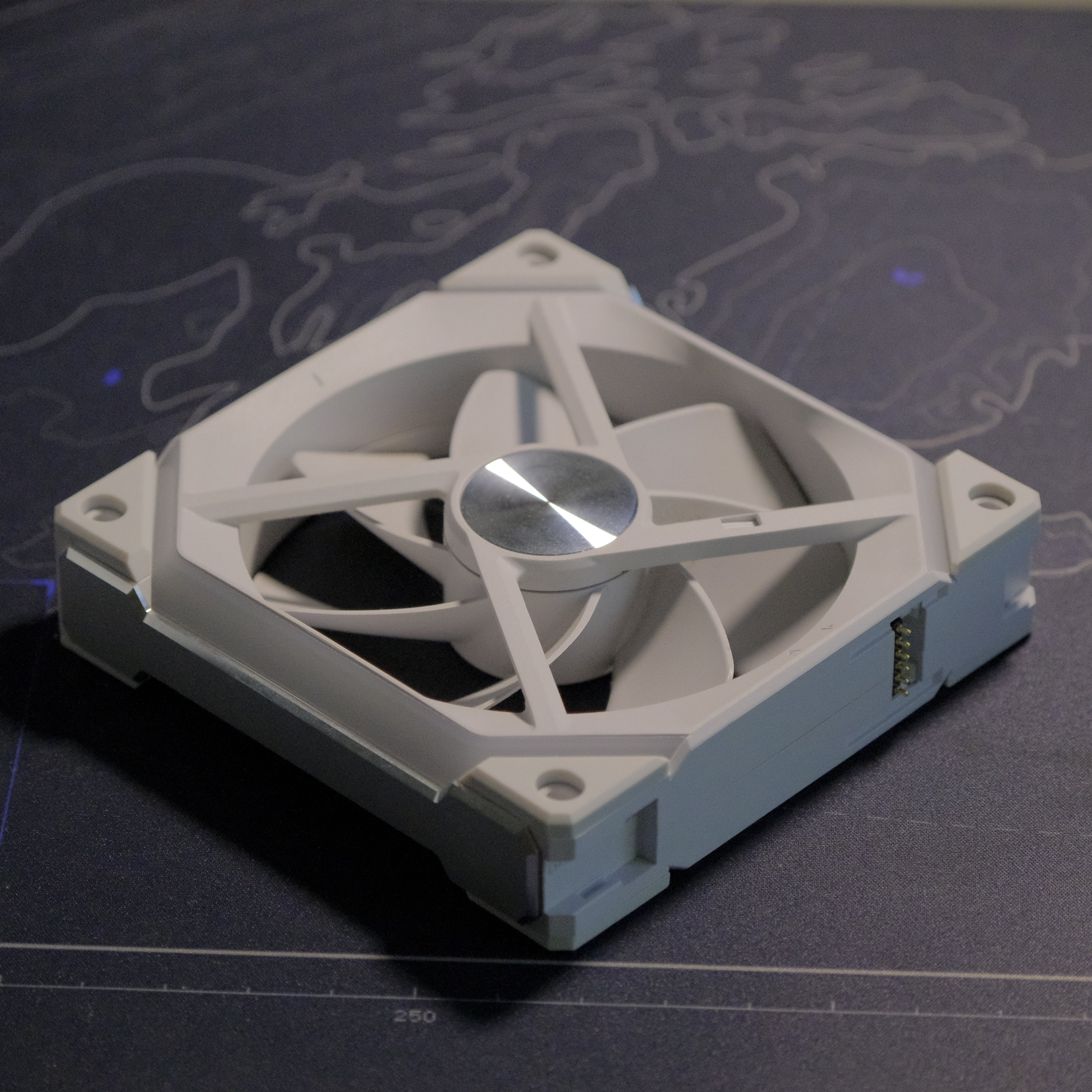 Refurbished Lian Li UNI 120mm Fan